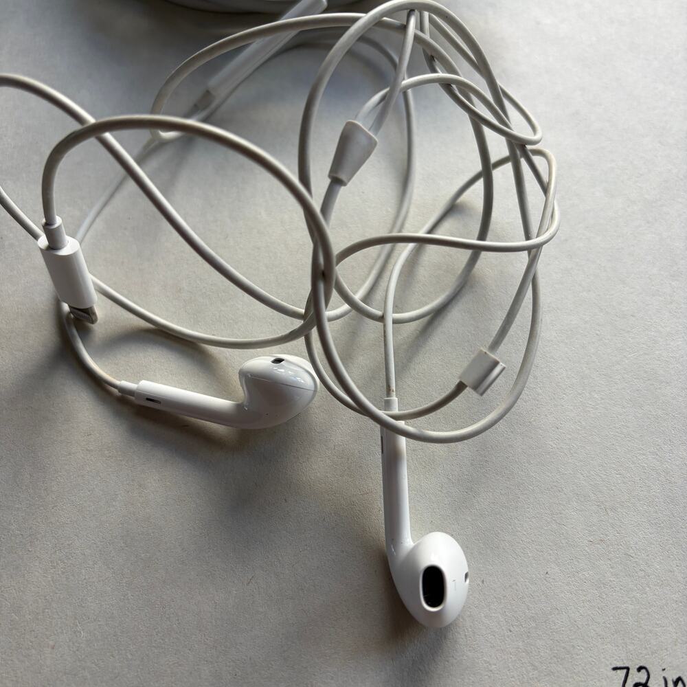 iPhone 12 Accessory Bundle Charging Lightning Cords Screen Protector Headphones - Picture 7 of 8